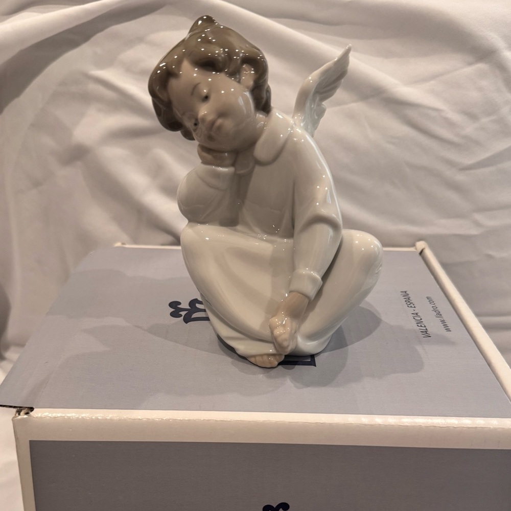 LLADRO Angel Dreaming Figurine ORIGINAL box and paperwork